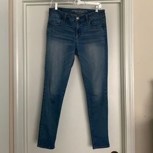 American Eagle Medium Wash Skinny Jeans